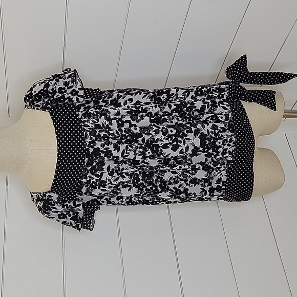 DRESS BARN medium black & white floral w/dots blouse with bow on hip - Picture 1 of 5